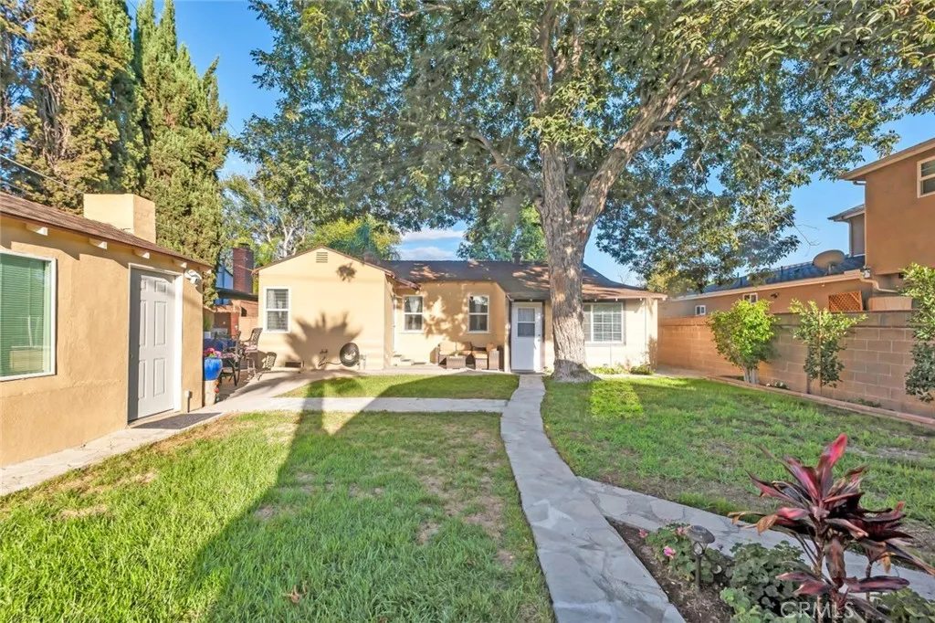1527 N Avon Street, Burbank, California 91505 home-pic-23